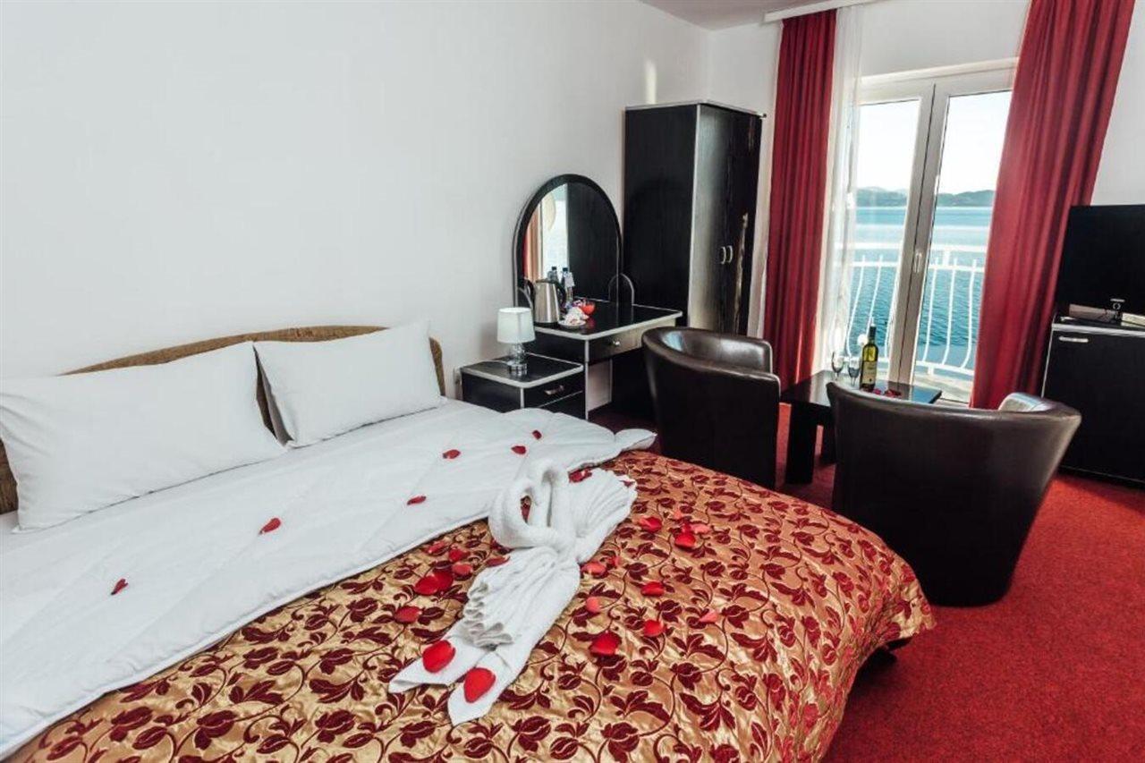 Hotel Azzurro Херцег Нови Екстериор снимка