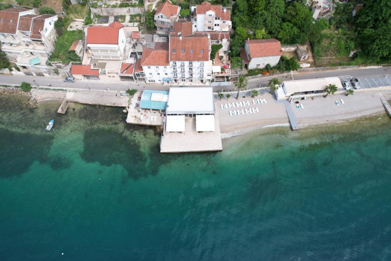 Hotel Azzurro Херцег Нови Екстериор снимка