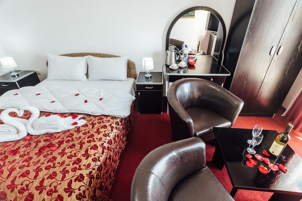 Hotel Azzurro Херцег Нови Екстериор снимка