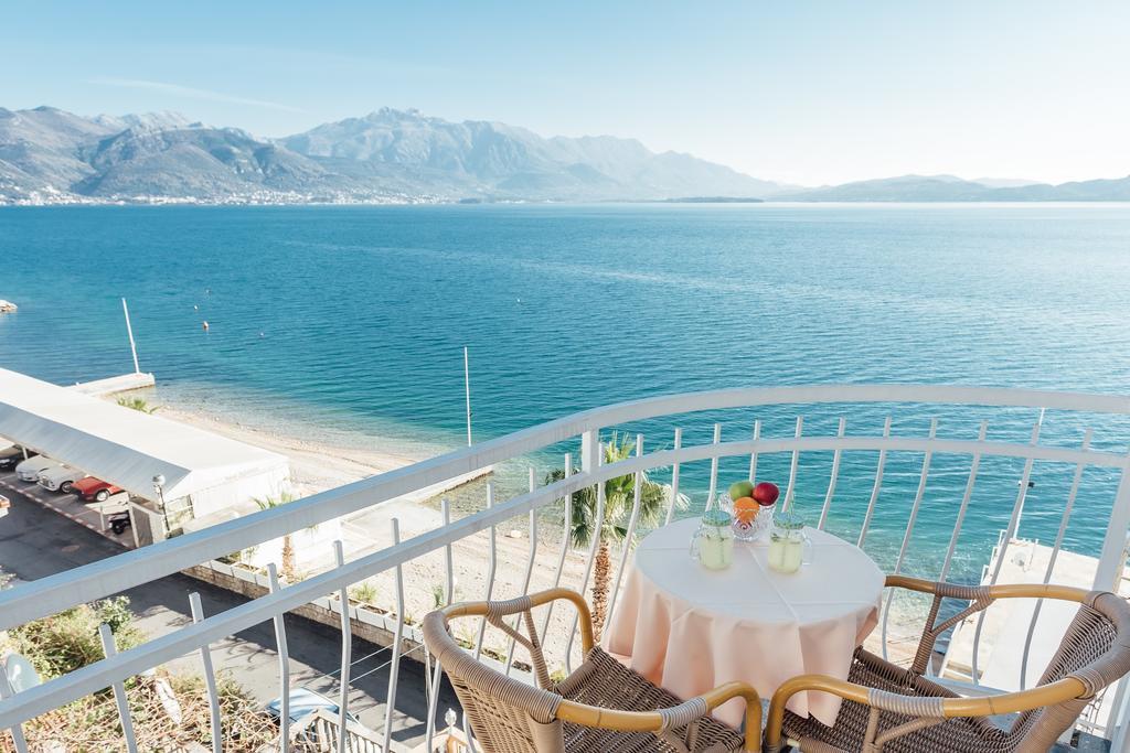 Hotel Azzurro Херцег Нови Екстериор снимка