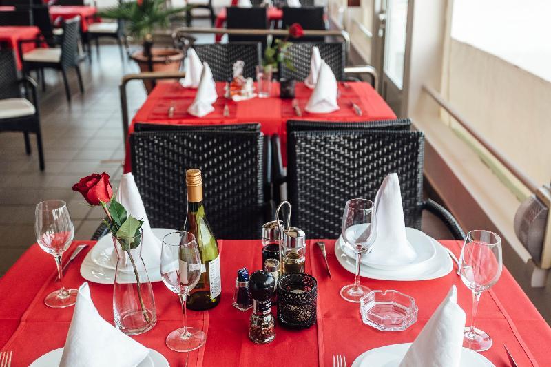 Hotel Azzurro Херцег Нови Екстериор снимка