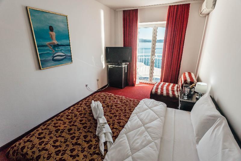 Hotel Azzurro Херцег Нови Екстериор снимка